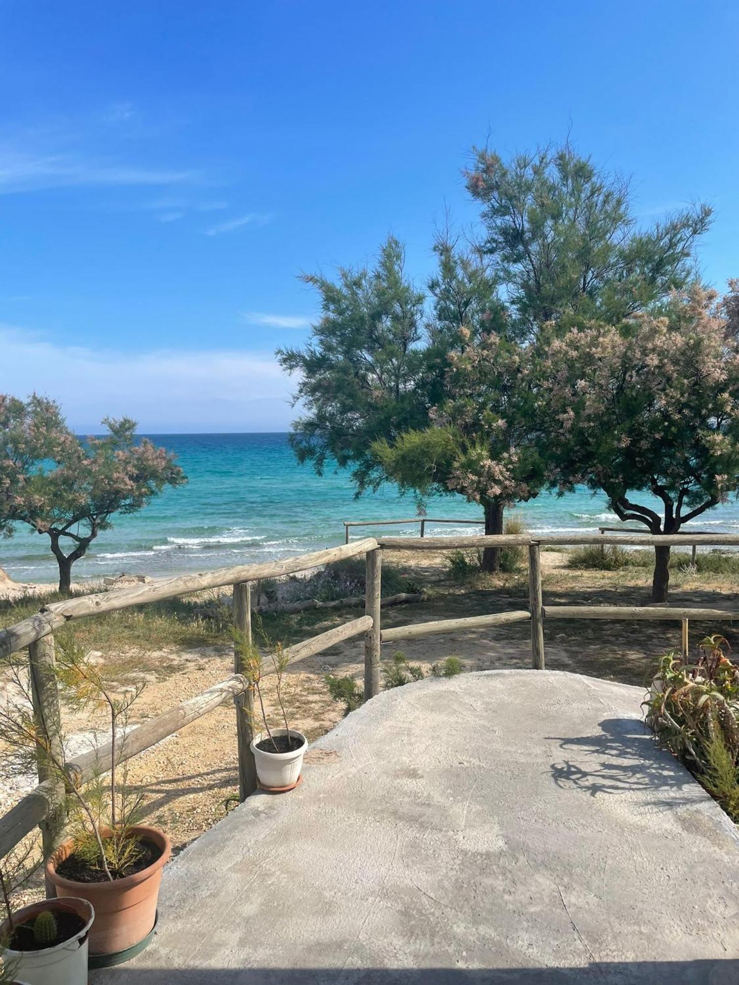 La Torretta Del Surfista Villa Taranto Exterior photo